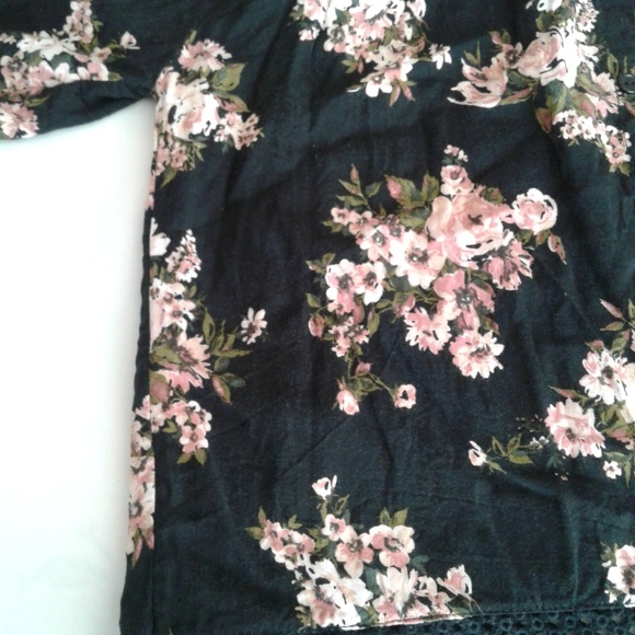 Top - Picture 2 of 3